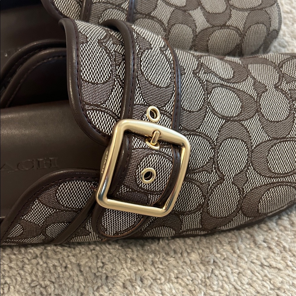Coach Women’s Archival Signature Hardware Jacquard Buckle Logo Clogs - Picture 3 of 5